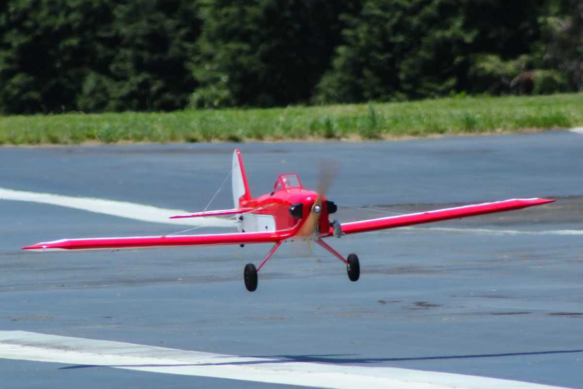 VQ MODELS Fly Baby 20 cc size Red/white version フライベビー エンジン機