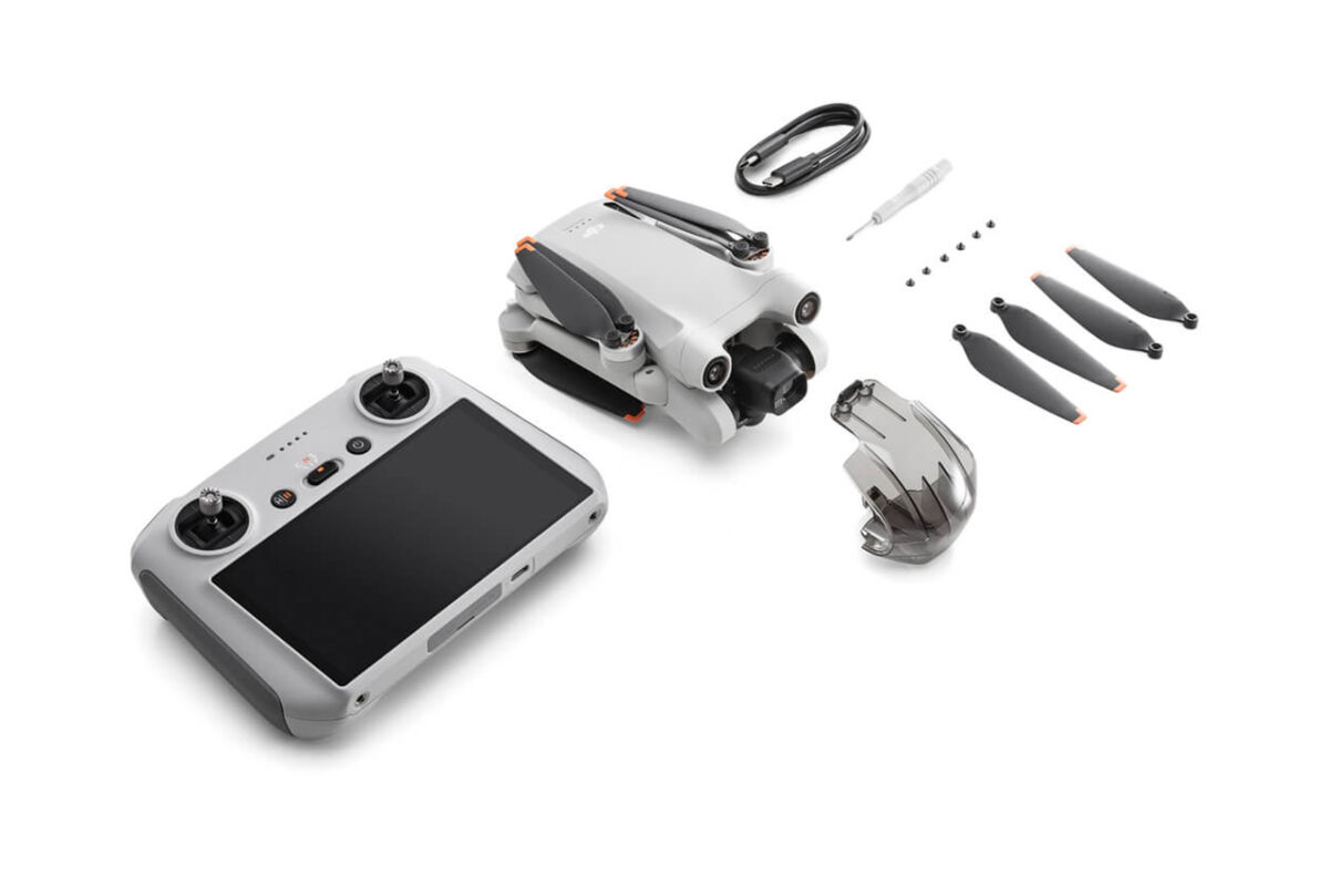 超人気新品 DJI Mini 3 Fly More Combo Plus RC付 agapeeurope.org