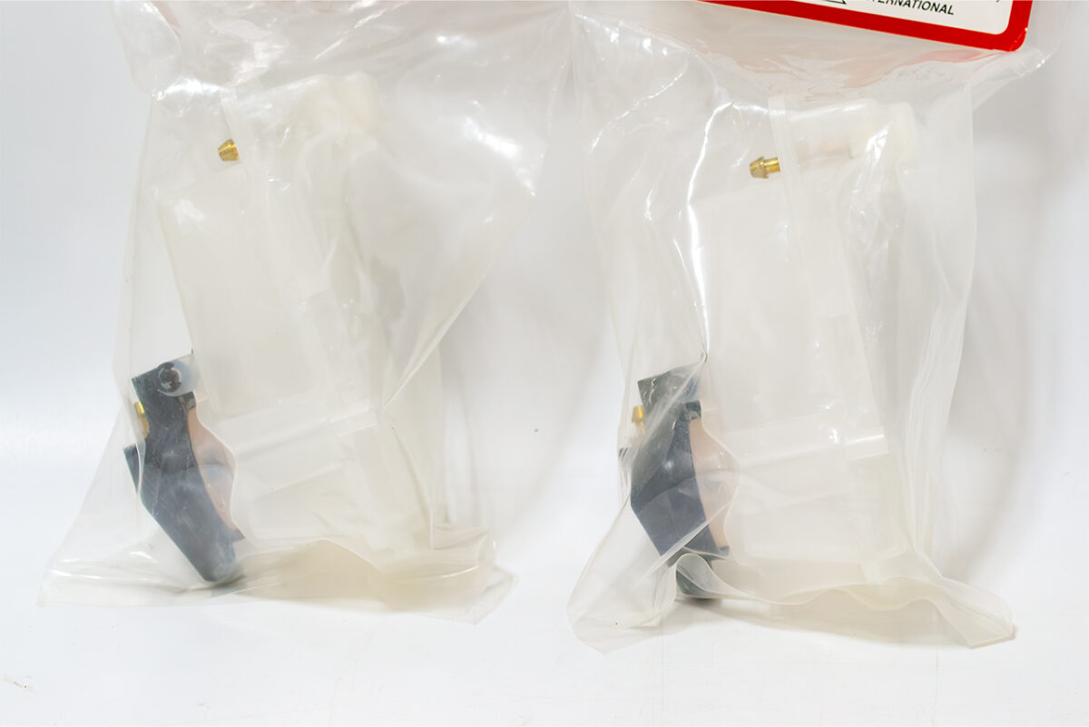 【中古販売】　京商　VZW214　SPメインシャーシ(RRR/7075)(3T/ガンメタ)　燃料タンク(75cc/RRR Evo.2) VZ207C 2個　(未開封)