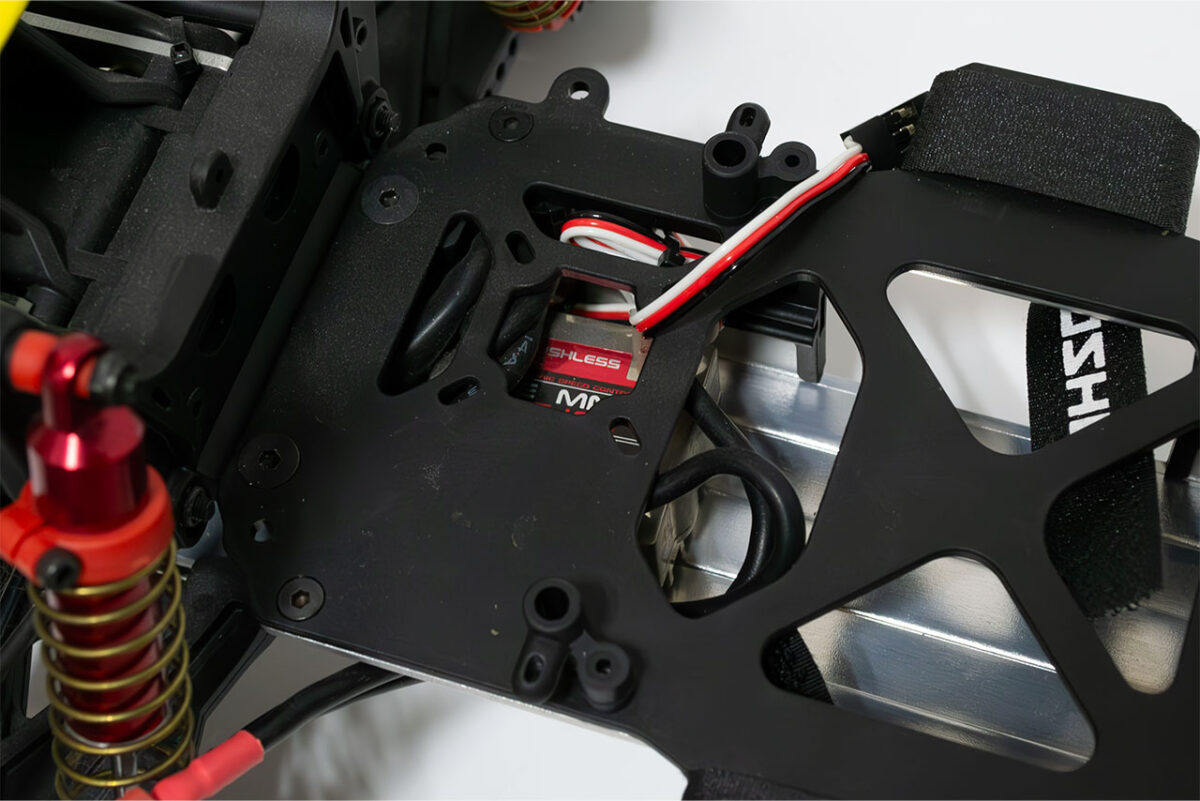 【中古販売】京商　アルティマ　ESC・モーター・オプション付(未走行)