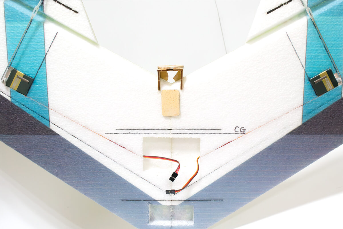 【中古販売】　テックワンホビー POPWING サーボ2個付き（未飛行）