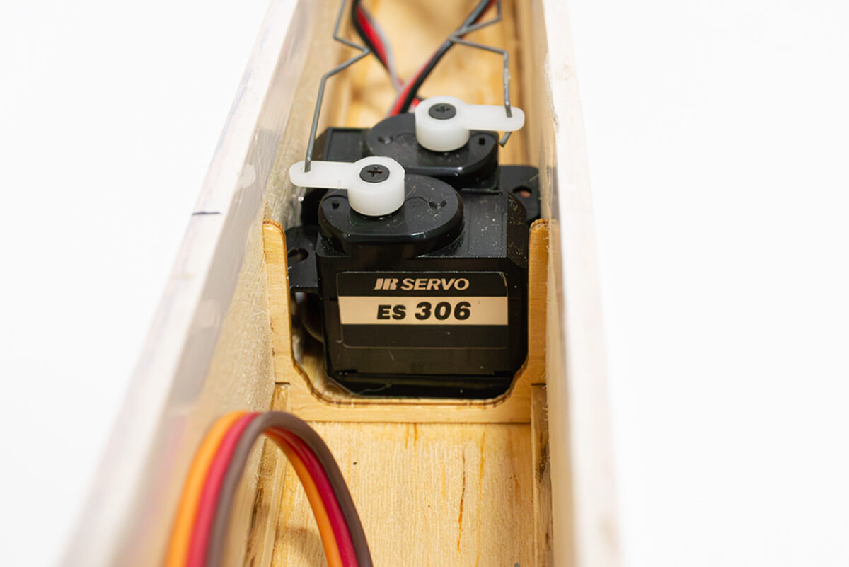 【中古販売】　Mデザイン　ゼウス サーボ 2個・モーター・ESC付き（未飛行）