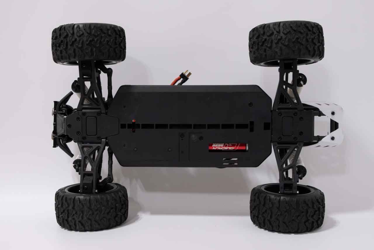 【中古販売】　京商　マッドバグ フタバレシーバー・ESC・サーボ付き　