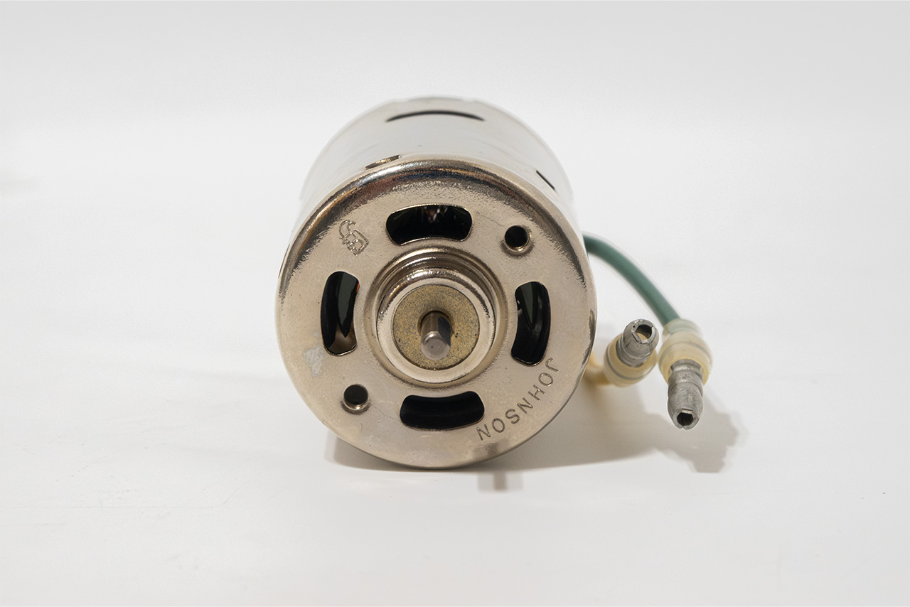 【中古販売】タミヤ　ジョンソン 540モーター 4つ穴 Ⓐ (未使用)