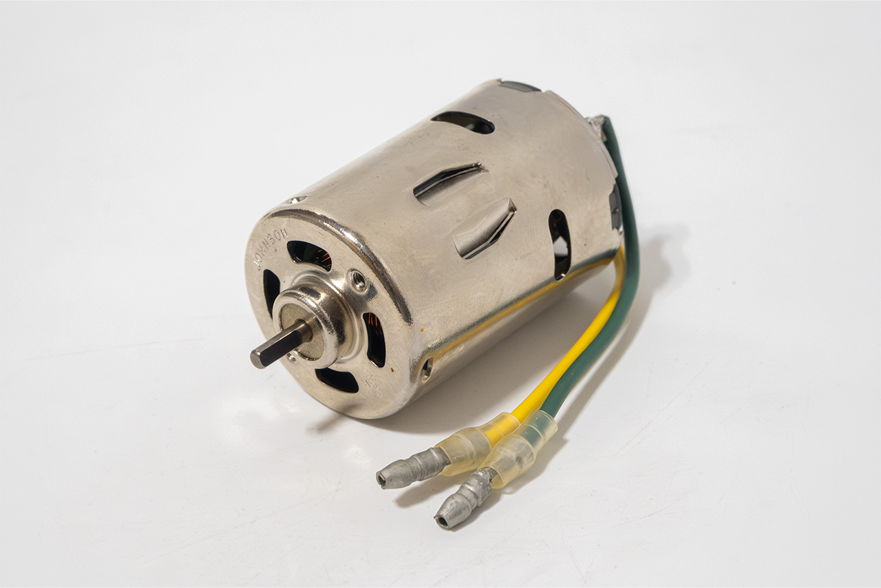 【中古販売】タミヤ　ジョンソン 540モーター 4つ穴 Ⓑ (未使用)
