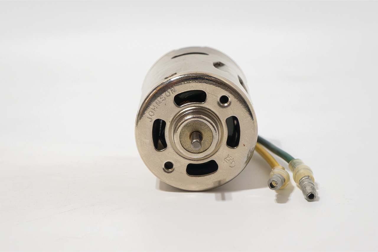【中古販売】タミヤ　ジョンソン 540モーター 4つ穴 Ⓑ (未使用)