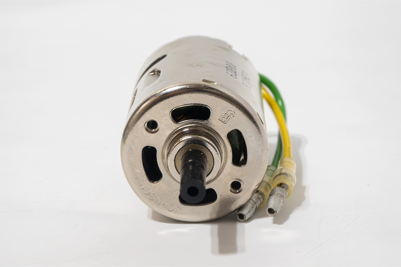 【中古販売】タミヤ　ジョンソン 540モーター 2つ穴 Ⓐ (未使用)
