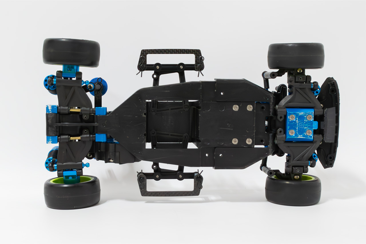 【中古販売】　 M-08 CONCEPT シャーシキット　オプション多数つき