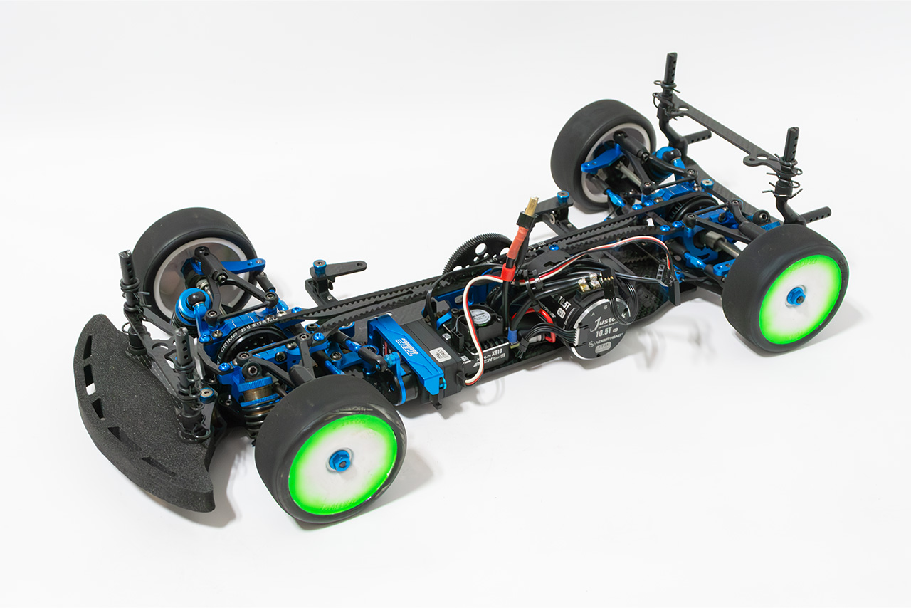 【中古販売】 タミヤ　TRF 421　サーボ・モーター・ESC・ボディ・他