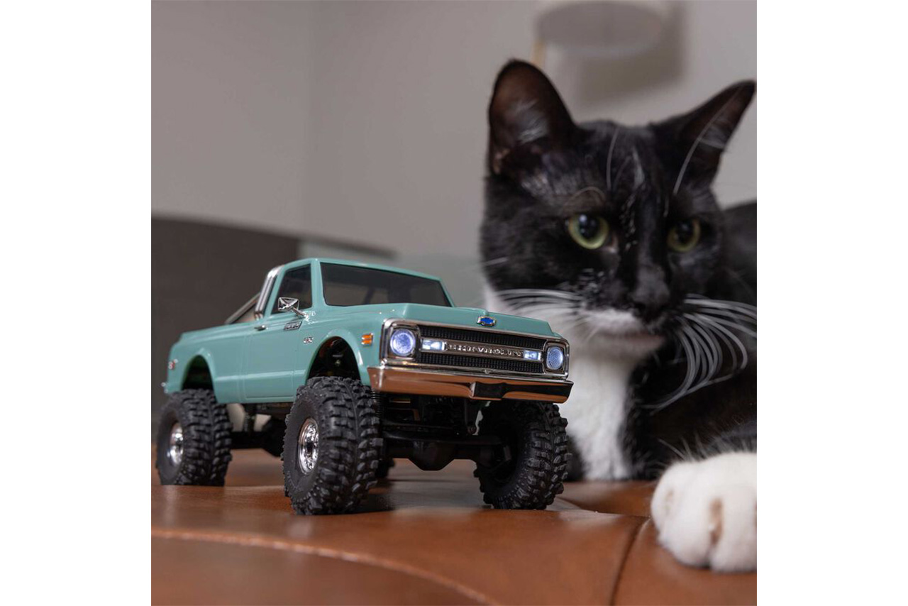 アキシャル　1/30 SCX30 Chevrolet K10 4X4 RTR Brushed Rock Crawler (Battery & Charger Included), Green　AXI-2260T1