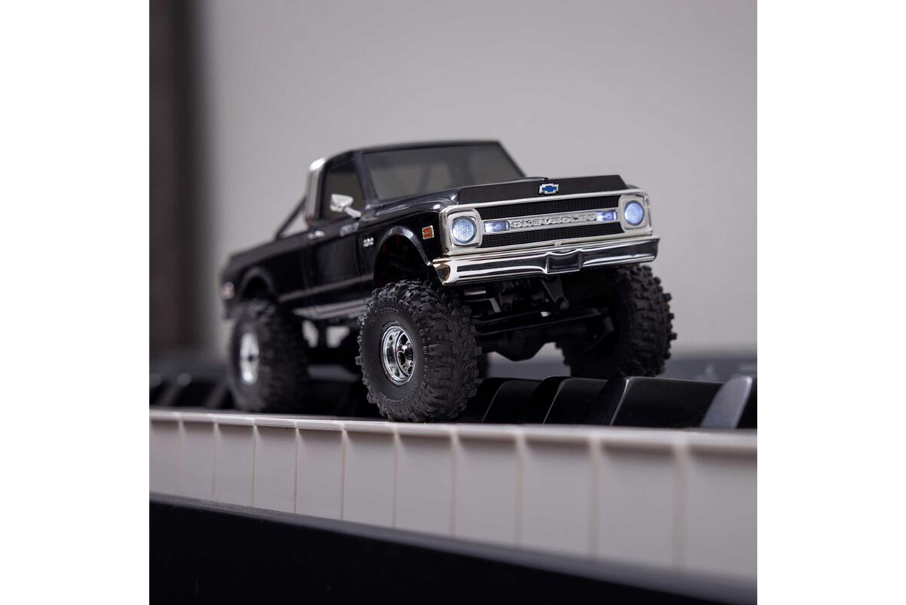アキシャル　1/30 SCX30 Chevrolet K10 4X4 RTR Brushed Rock Crawler (Battery & Charger Included), Black　AXI-2260T2